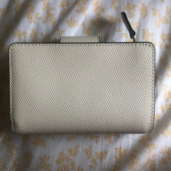 Coach Medium Corner Zip Wallet - Picture 2 of 4